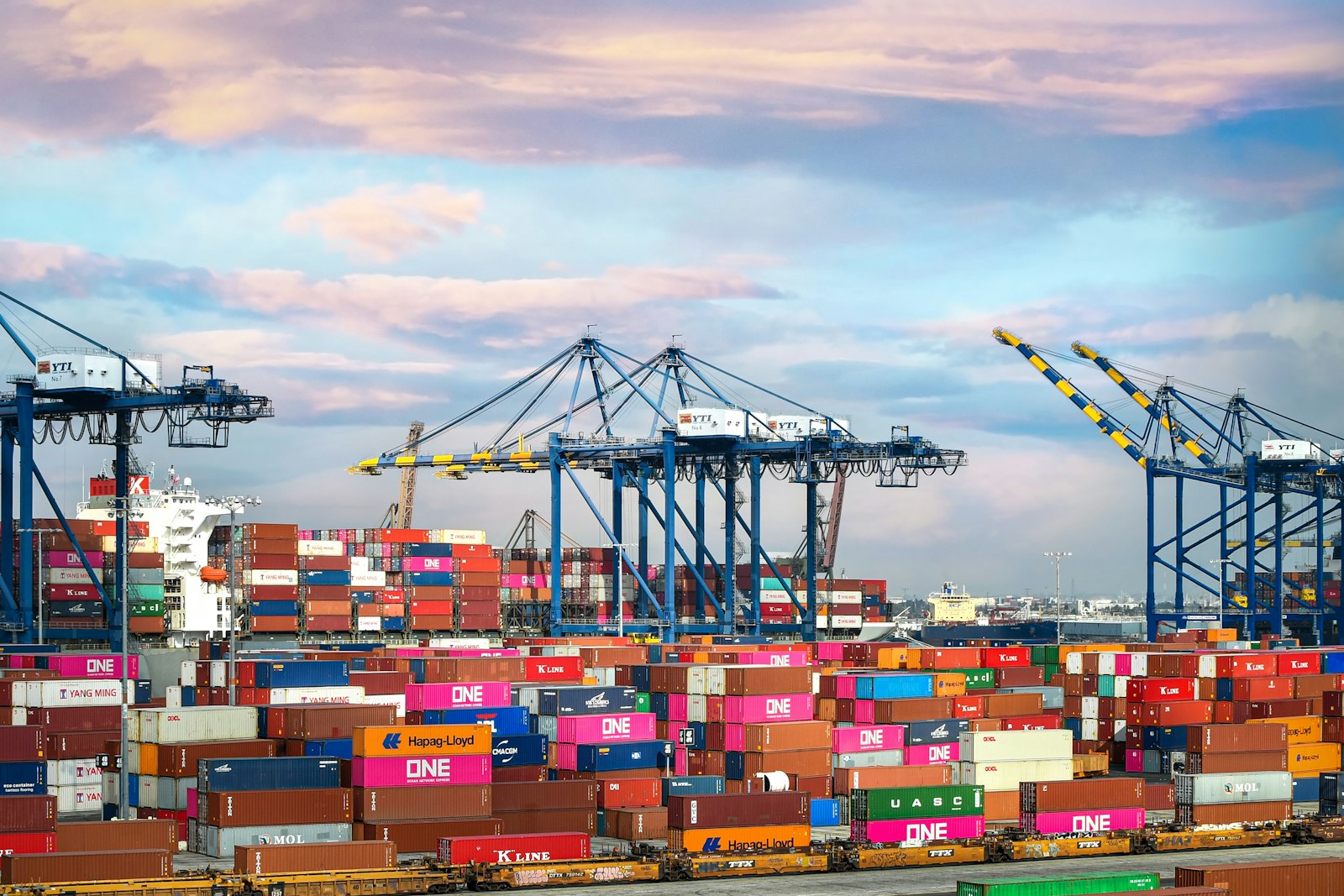 Nearshoring: Lieferketten neu denken als Strategie für KMU