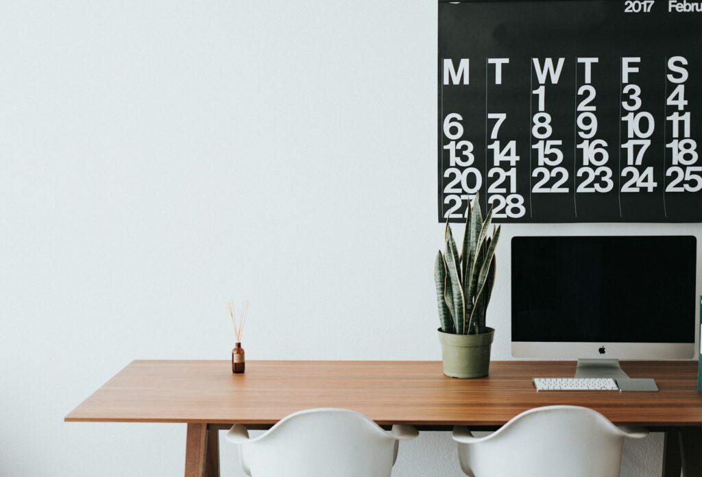 Team plant Vertretung im Kalender, Thema Wehrdienst Arbeitgeber