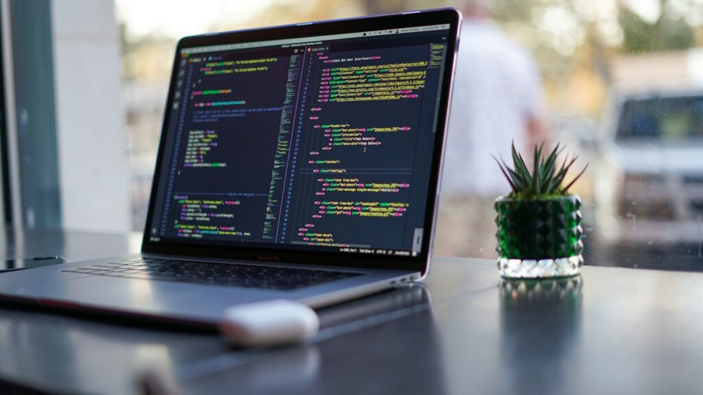 Website gehackt: Entwickler bereinigt den Code und stellt die Firmenseite wieder her